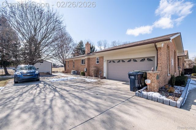 14256 Four Lakes Drive, Sterling Heights, MI 48313