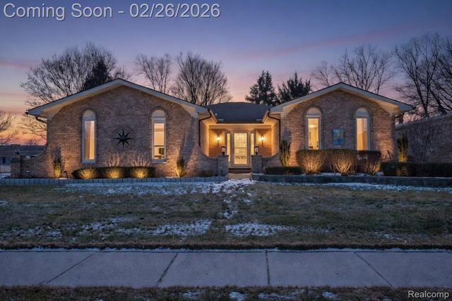 14256 Four Lakes Drive, Sterling Heights, MI 48313
