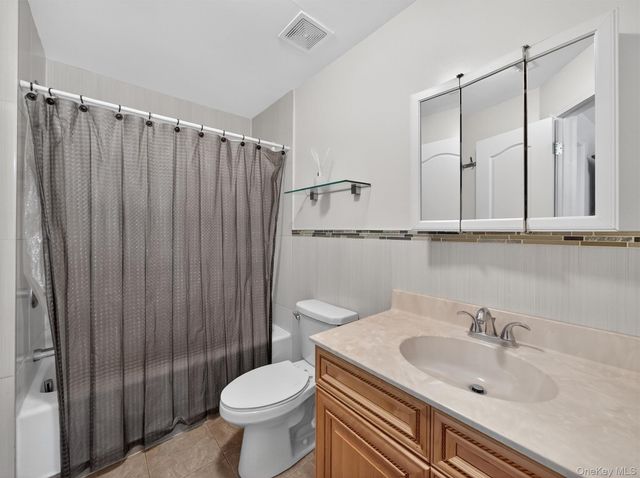 6 Rose Garden Way 203, Monsey, NY 10952