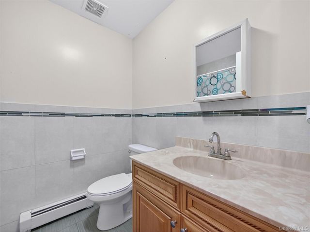 6 Rose Garden Way 203, Monsey, NY 10952