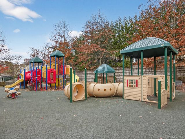 6 Rose Garden Way 203, Monsey, NY 10952