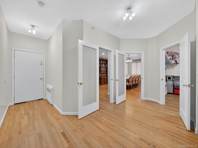 6 Rose Garden Way 203, Monsey, NY 10952