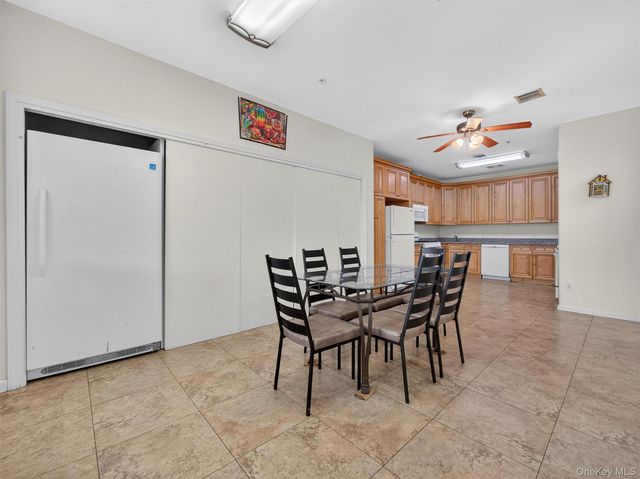 6 Rose Garden Way 203, Monsey, NY 10952