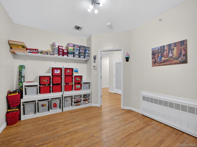 6 Rose Garden Way 203, Monsey, NY 10952