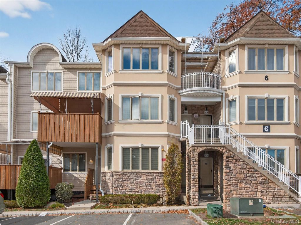 6 Rose Garden Way 203, Monsey, NY 10952