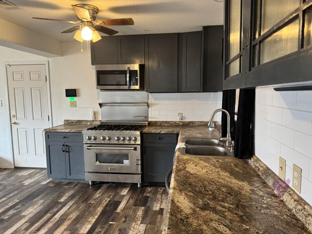 2330 E Ellis Street, Levelland, TX 79336