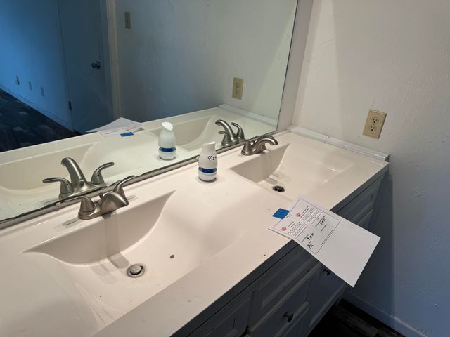 2330 E Ellis Street, Levelland, TX 79336