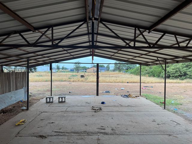 2330 E Ellis Street, Levelland, TX 79336