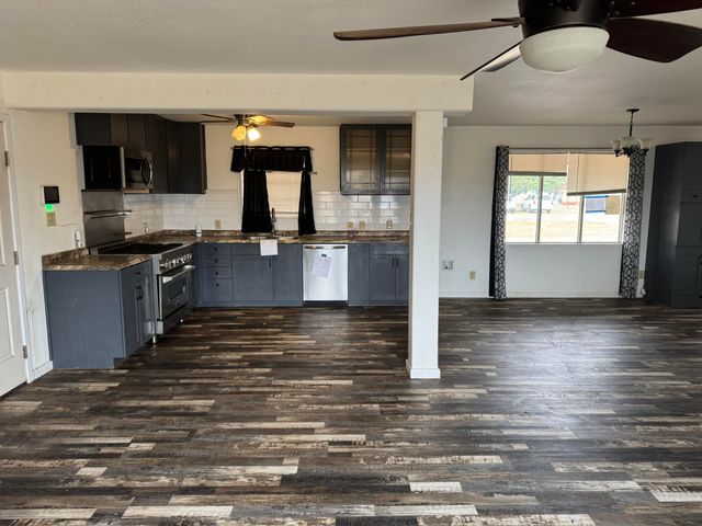 2330 E Ellis Street, Levelland, TX 79336