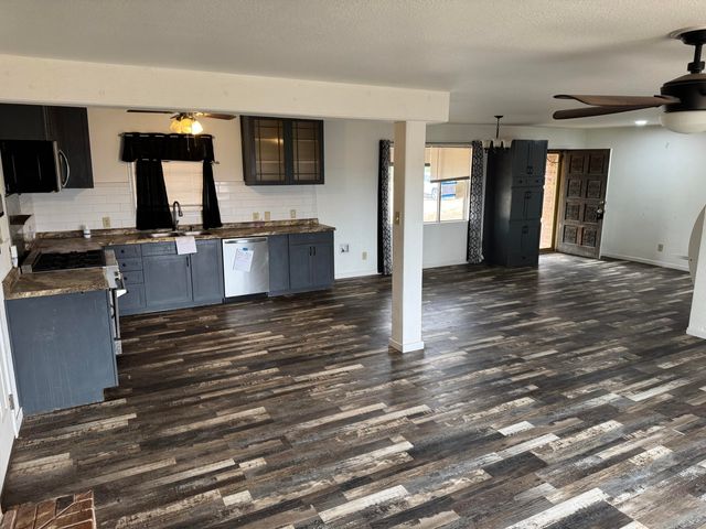 2330 E Ellis Street, Levelland, TX 79336