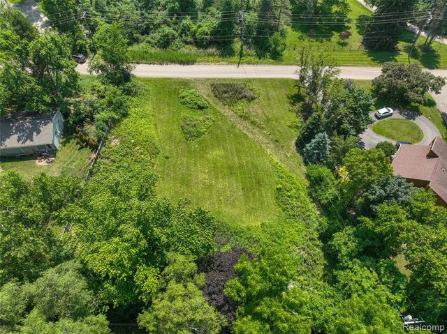 3104 Spring Street, West Bloomfield, MI 48322