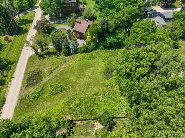 3104 Spring Street, West Bloomfield, MI 48322