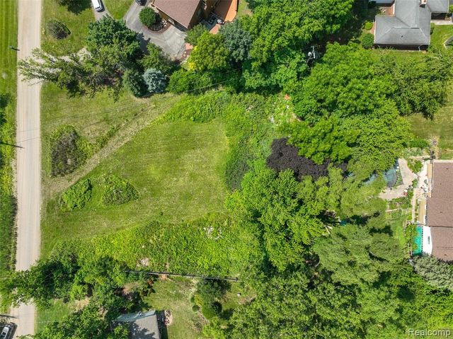 3104 Spring Street, West Bloomfield, MI 48322