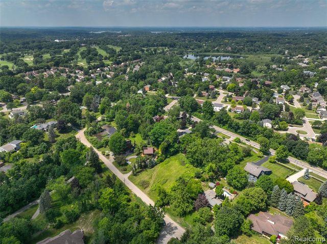 3104 Spring Street, West Bloomfield, MI 48322