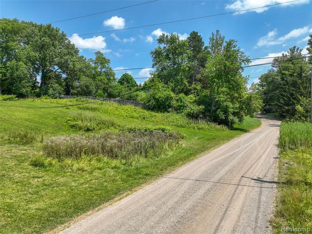 3104 Spring Street, West Bloomfield, MI 48322