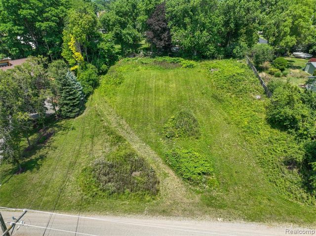 3104 Spring Street, West Bloomfield, MI 48322