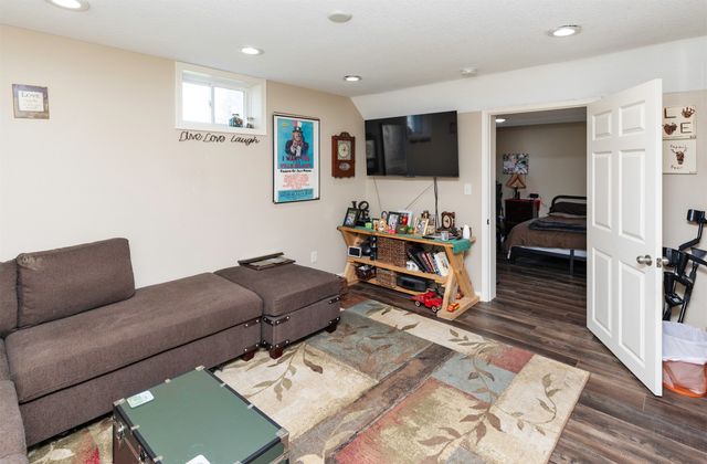 1695 Pease Drive, Pleasant Hill, IA 50327