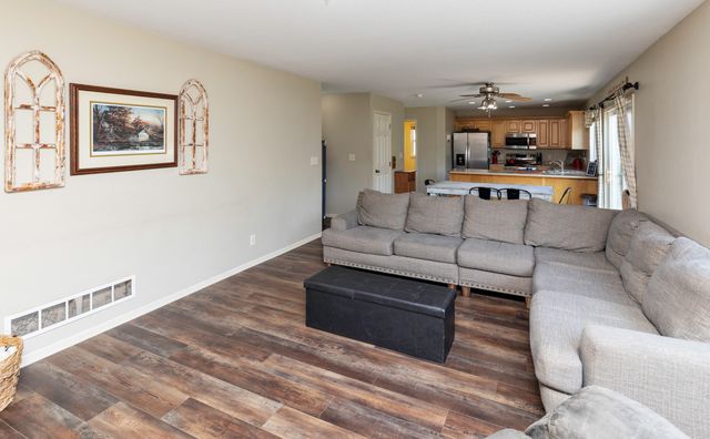 1695 Pease Drive, Pleasant Hill, IA 50327