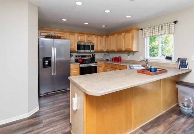 1695 Pease Drive, Pleasant Hill, IA 50327