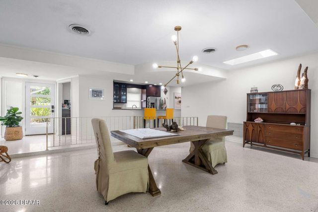 812 E 13th Avenue, New Smyrna Beach, FL 32169