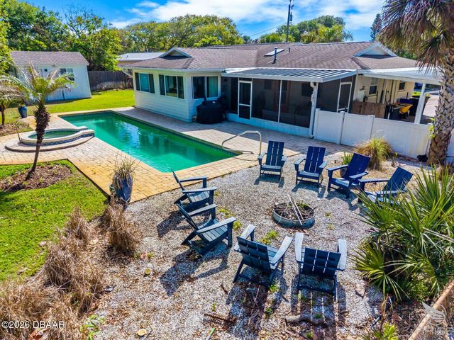 812 E 13th Avenue, New Smyrna Beach, FL 32169