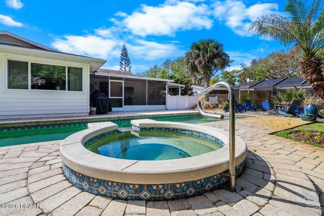 812 E 13th Avenue, New Smyrna Beach, FL 32169
