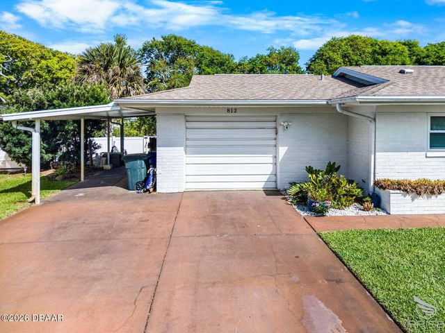 812 E 13th Avenue, New Smyrna Beach, FL 32169