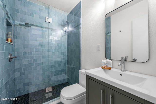 812 E 13th Avenue, New Smyrna Beach, FL 32169