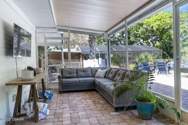 812 E 13th Avenue, New Smyrna Beach, FL 32169