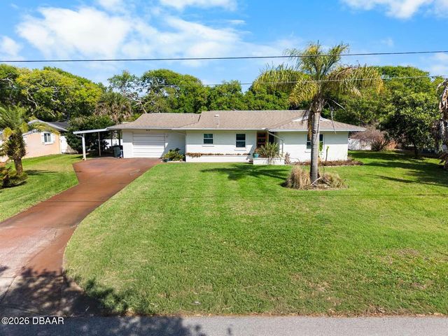 812 E 13th Avenue, New Smyrna Beach, FL 32169