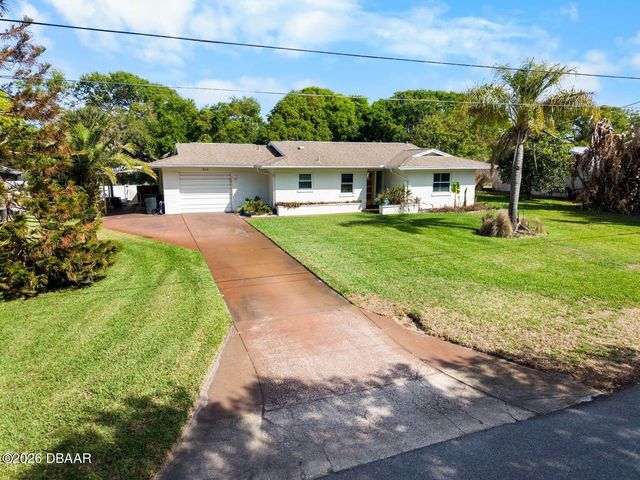 812 E 13th Avenue, New Smyrna Beach, FL 32169