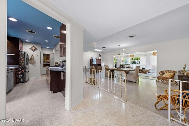 812 E 13th Avenue, New Smyrna Beach, FL 32169