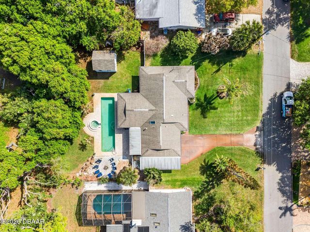 812 E 13th Avenue, New Smyrna Beach, FL 32169