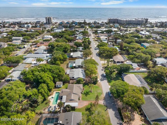 812 E 13th Avenue, New Smyrna Beach, FL 32169