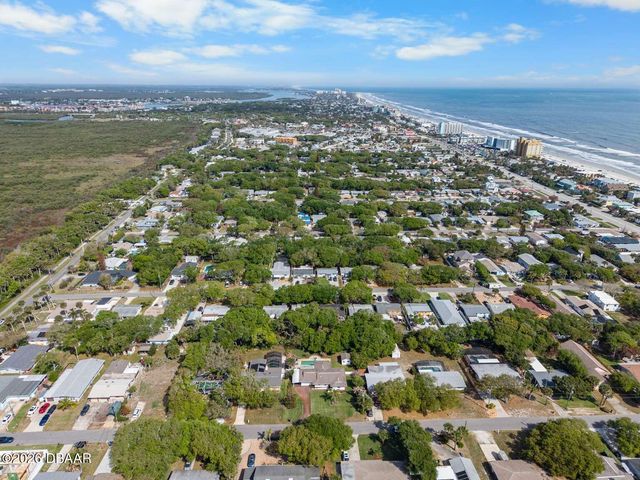 812 E 13th Avenue, New Smyrna Beach, FL 32169