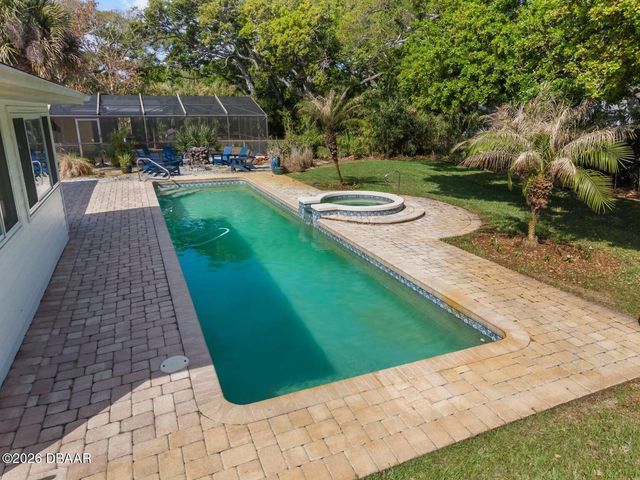 812 E 13th Avenue, New Smyrna Beach, FL 32169