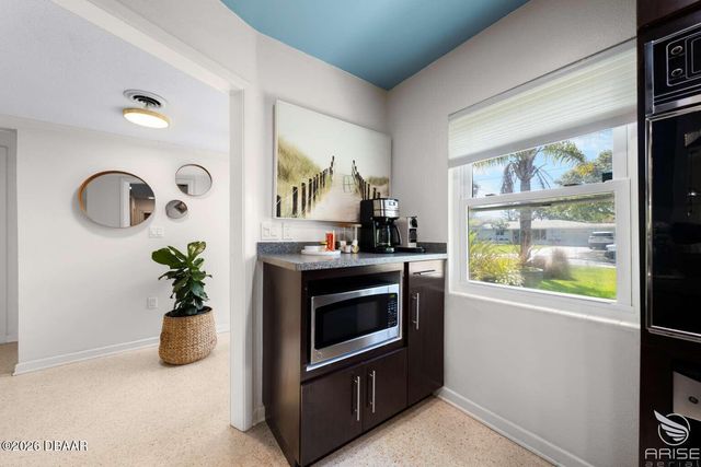 812 E 13th Avenue, New Smyrna Beach, FL 32169