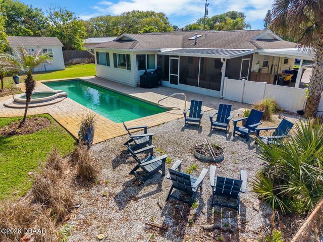 812 E 13th Avenue, New Smyrna Beach, FL 32169