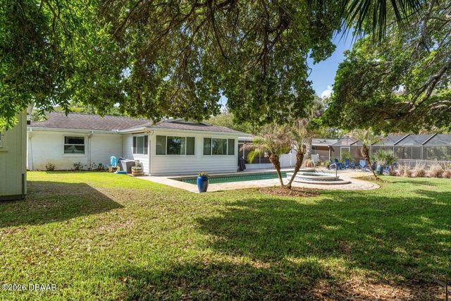 812 E 13th Avenue, New Smyrna Beach, FL 32169