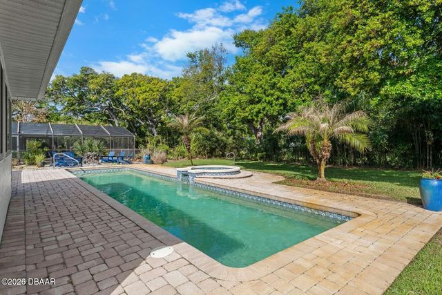 812 E 13th Avenue, New Smyrna Beach, FL 32169
