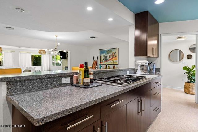 812 E 13th Avenue, New Smyrna Beach, FL 32169