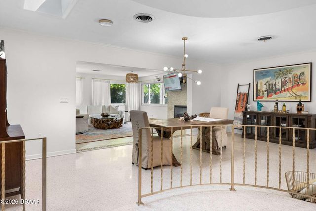 812 E 13th Avenue, New Smyrna Beach, FL 32169