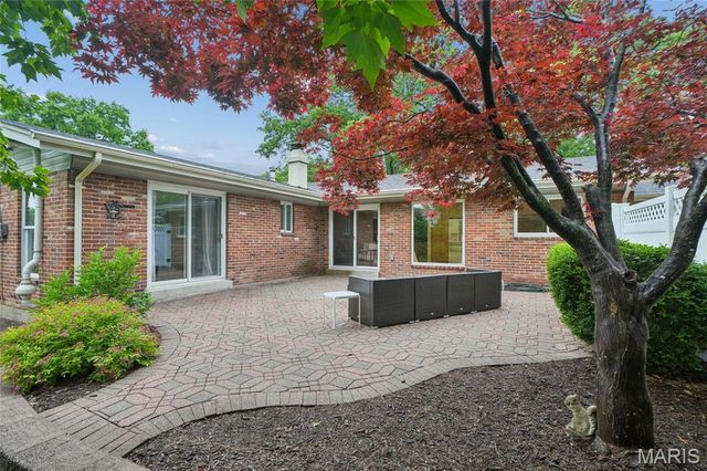 414 Tamarack Drive, Ballwin, MO 63011
