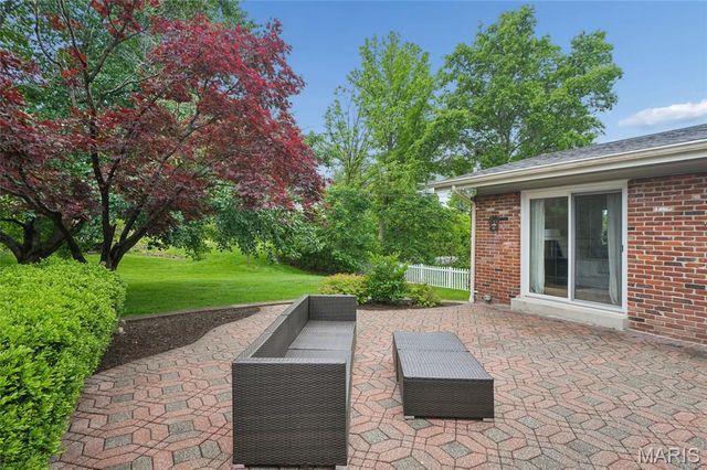 414 Tamarack Drive, Ballwin, MO 63011