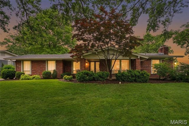 414 Tamarack Drive, Ballwin, MO 63011