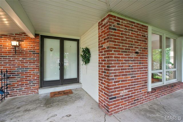 414 Tamarack Drive, Ballwin, MO 63011