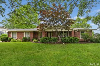 414 Tamarack Drive, Ballwin, MO 63011