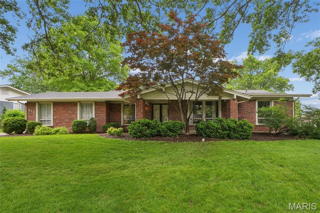 414 Tamarack Drive, Ballwin, MO 63011