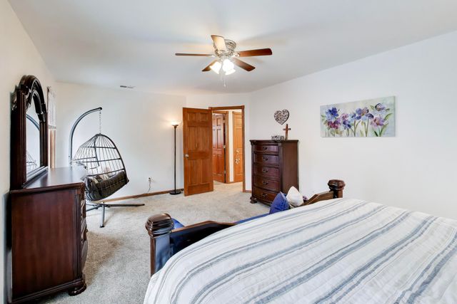 726 Knoxbury Lane 3, Schererville, IN 46375