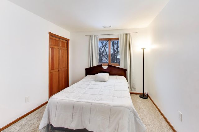 726 Knoxbury Lane 3, Schererville, IN 46375